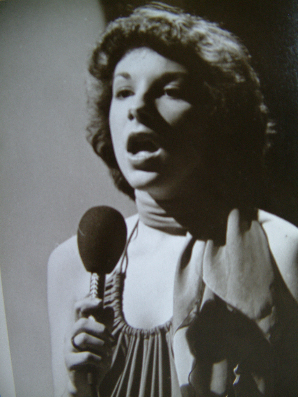 Toni (Larry Jr.'s wife)